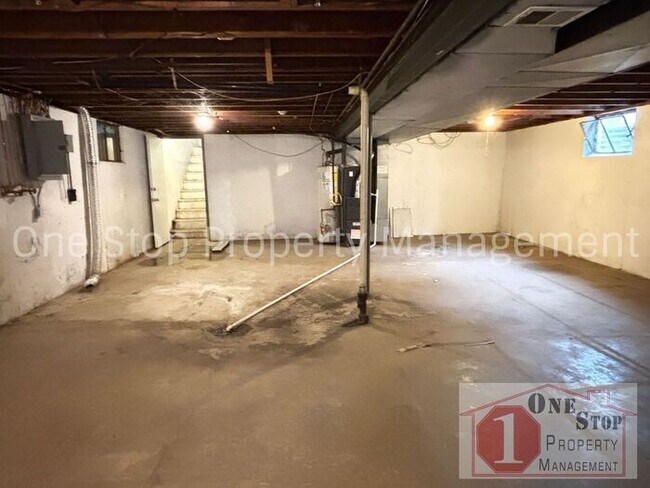 Building Photo - Charming 3-Bedroom Home with Big Backyard ...