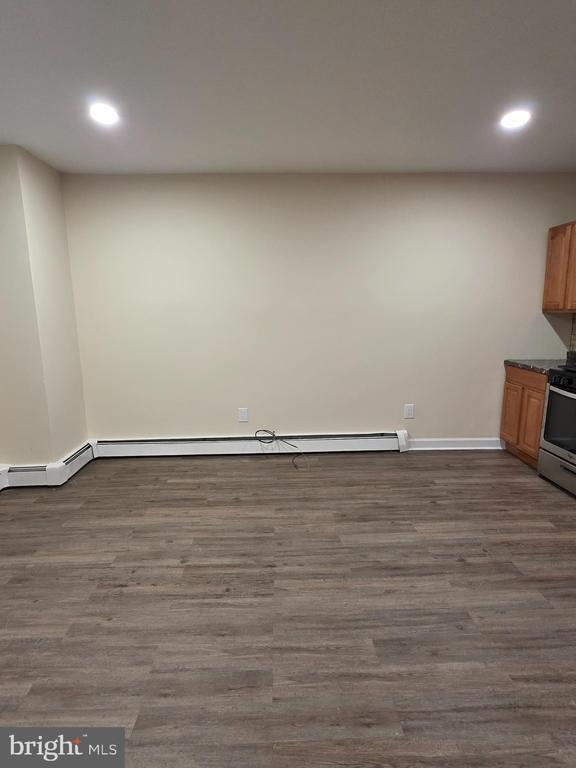 Building Photo - 2715 E Ontario St