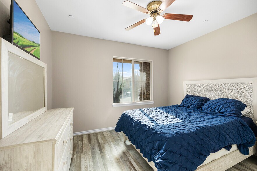 Building Photo - 35676 Small Pine Ct