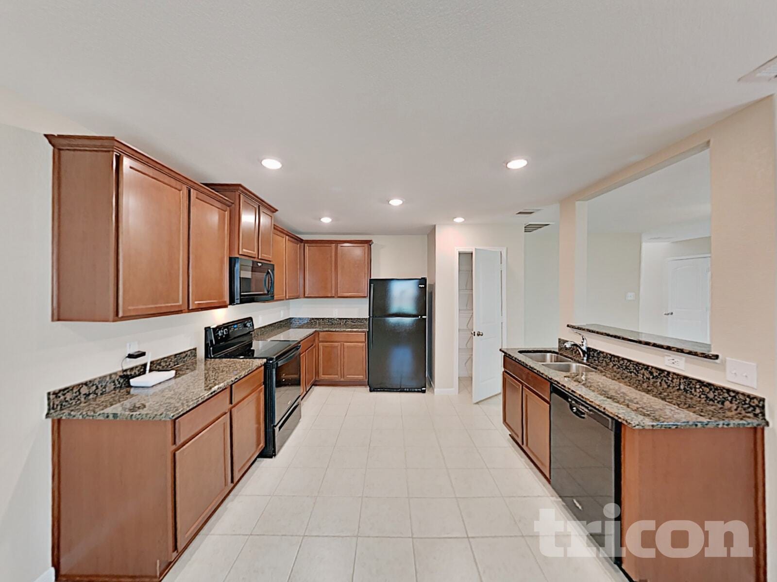 Building Photo - 512 Red Dusk Paint Dr