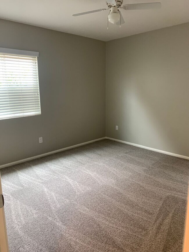 Building Photo - 3 Bedroom Condo for Rent in Murrieta