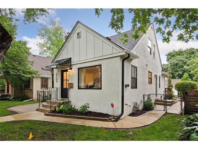 Primary Photo - 5109 Abbott Ave S