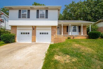 Building Photo - Welcome to a beautifully maintained 4-bedroom, 2-bathroom home located in the highly sought-after...