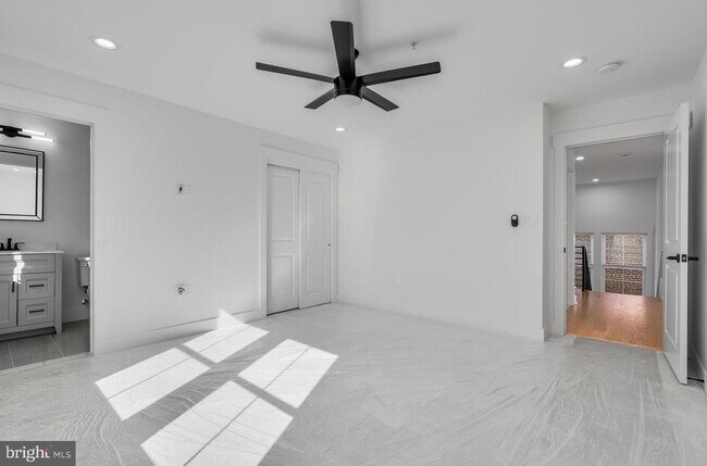 Building Photo - 4626 Brooks St NE