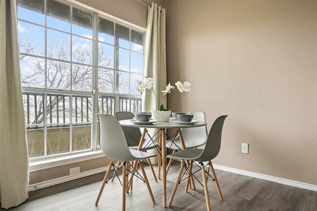 Building Photo - 4113 Esters Rd