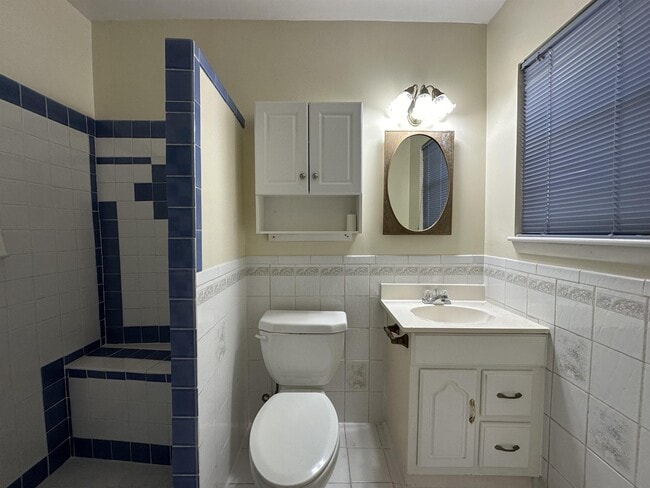 Building Photo - 3252 Club House Rd