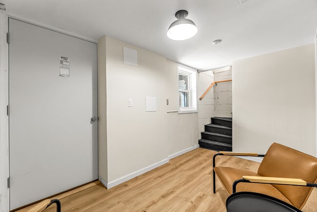 Building Photo - 149 Lakeside Blvd E