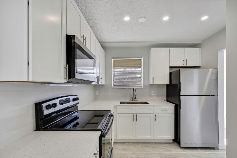 Building Photo - 10931 W Tidewater Cir