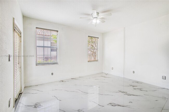 Building Photo - 735 SW 148th Ave