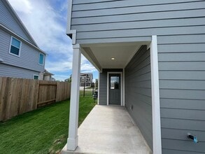 Building Photo - 7221 Spotted Leaf Wy