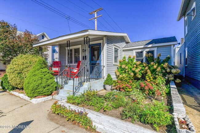 Building Photo - 77 Abbott Ave