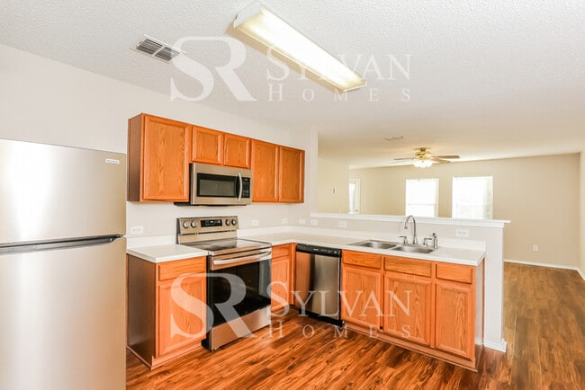 Building Photo - Enjoy living the good life in this 4 bedroom, 2 bathroom home