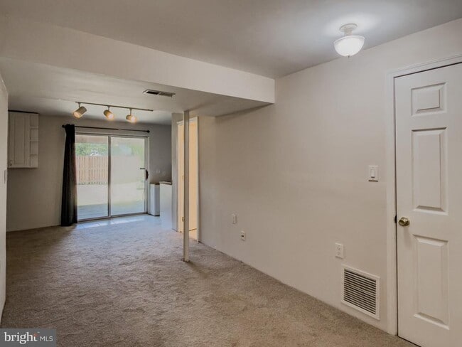 Building Photo - 18008 Wagonwheel Ct