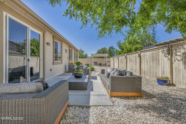Building Photo - 10740 Cedar Rock Dr