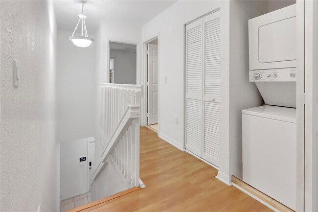 Building Photo - 8915 SW 18th St