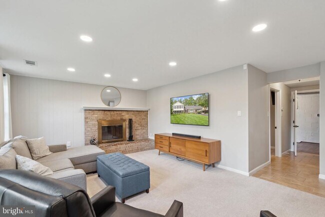 Building Photo - 10901 Spurlock Ct