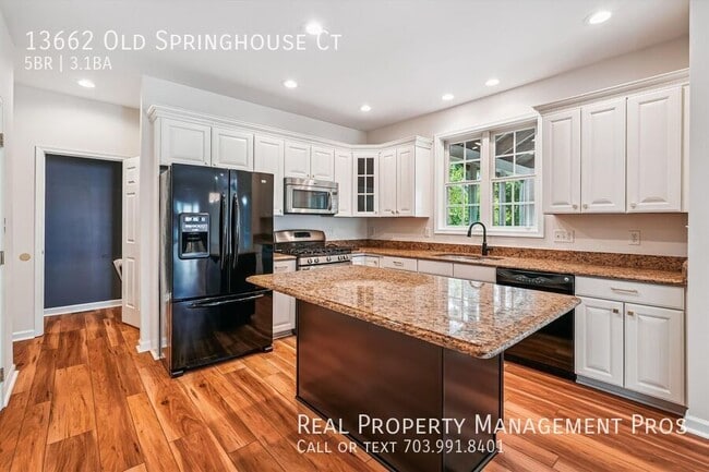 Building Photo - 13662 Old Springhouse Ct
