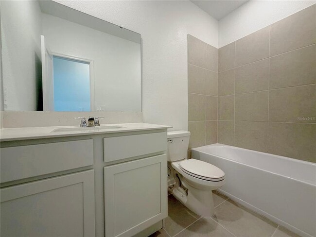 Building Photo - 618 Poppy Ln