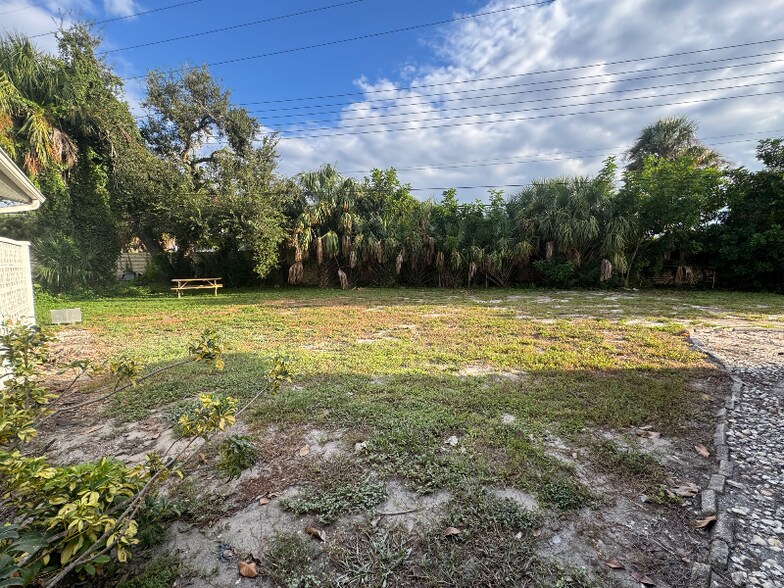Building Photo - 5290 38th Way S
