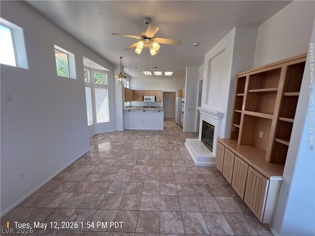 Building Photo - 2700 Vista Butte Dr