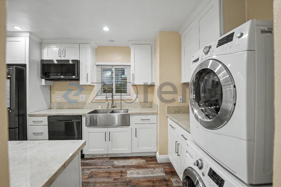 Building Photo - Unit