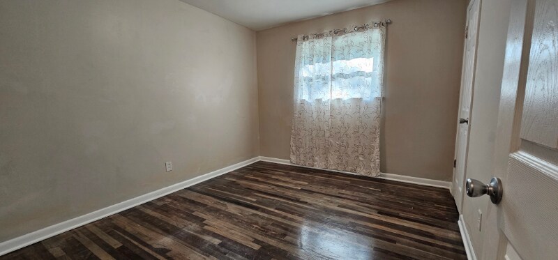 Building Photo - 3703 Mary Anna Dr