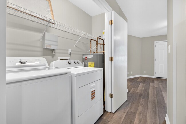 Building Photo - 837 Princeton Cir