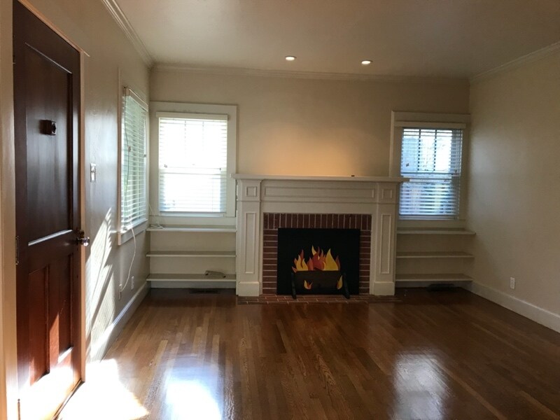 Building Photo - 632 36th St