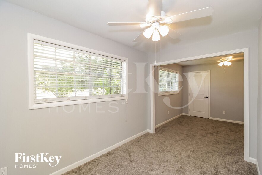 Building Photo - 76 Hunters Cir