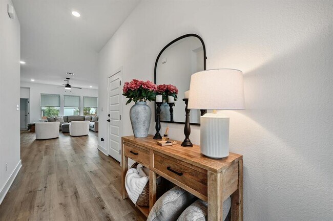 Building Photo - 701 Texas Sage Loop