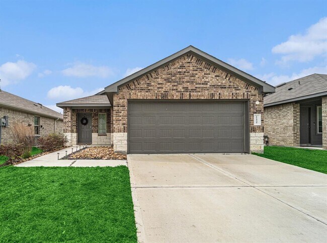 Primary Photo - 22435 Forest Gorge Ln