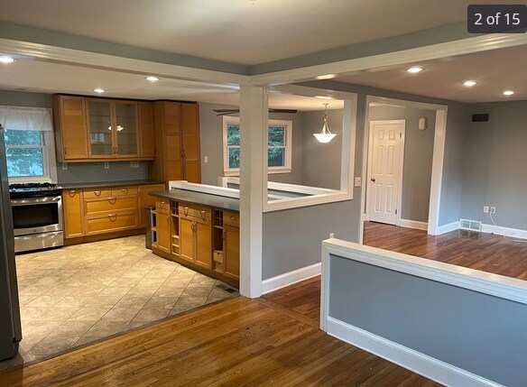 Building Photo - 170 Stratfield Pl