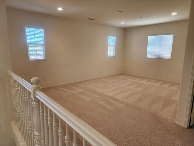 Building Photo - 36300 Golden Poppy Ln