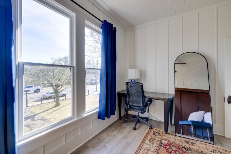 Building Photo - 414 S Holladay Dr