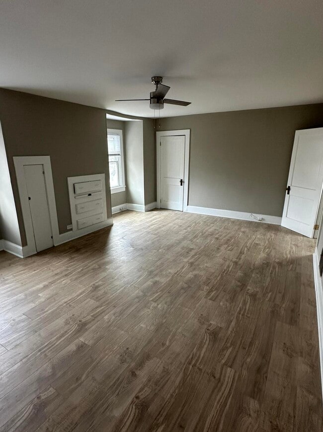 Building Photo - 302 Clay St