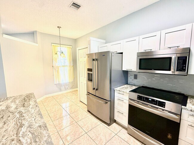 Building Photo - 3162 Via Poinciana