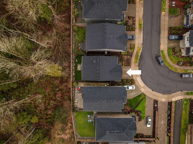 Building Photo - 10715 32nd St NE