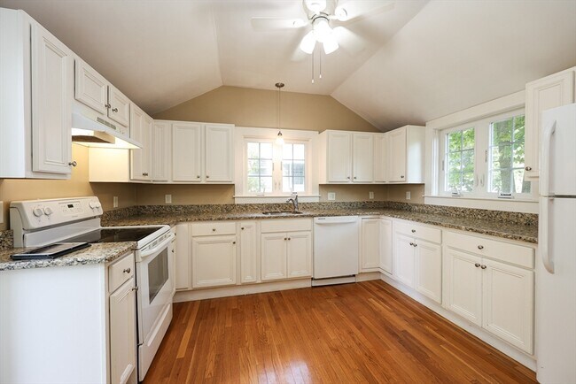 Building Photo - 50 Front St