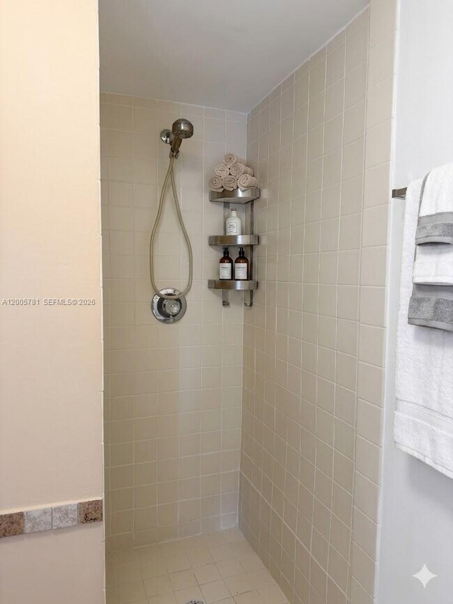 Building Photo - 3052 SW 27th Ave