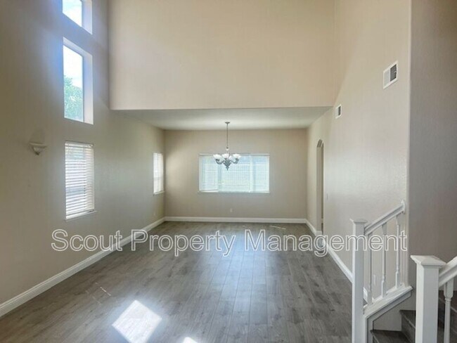 Building Photo - 33309 Morning View Dr