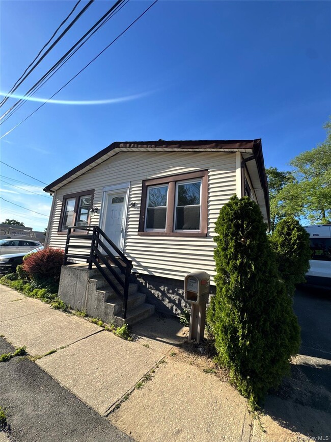 Building Photo - 64 Sprague Ave