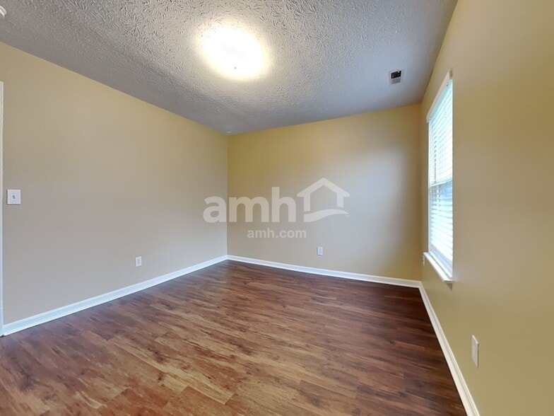 Building Photo - 7628 Falls Creek Way