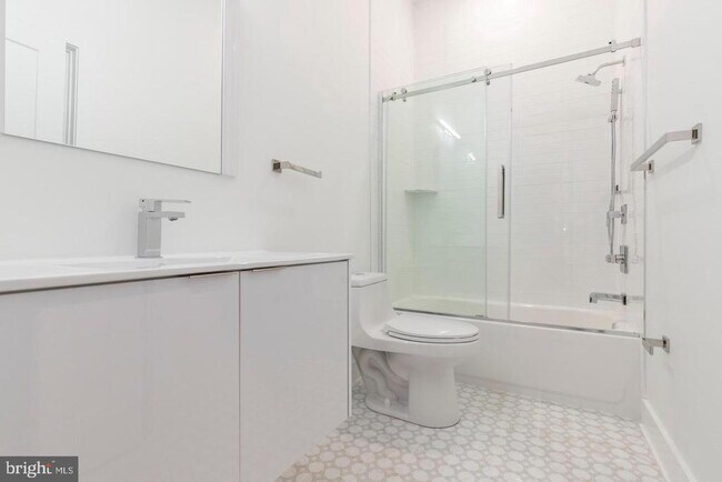 Building Photo - 90-94 E Laurel St