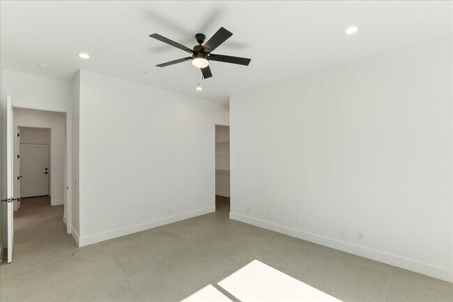 Building Photo - 31260 Avenida La Paloma