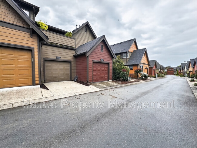 Building Photo - 7399 NE Stonewater St