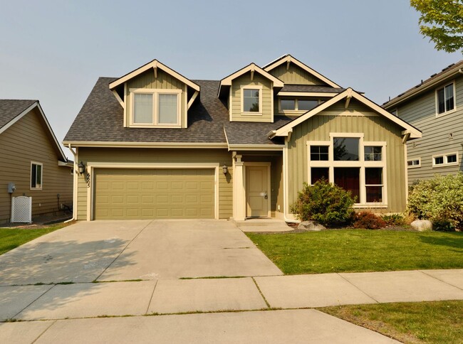 Primary Photo - Coeur d'Alene Place Community 3 bed 2.5 ba...