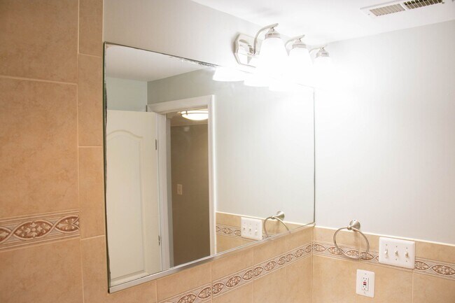 Building Photo - 607 P St NW