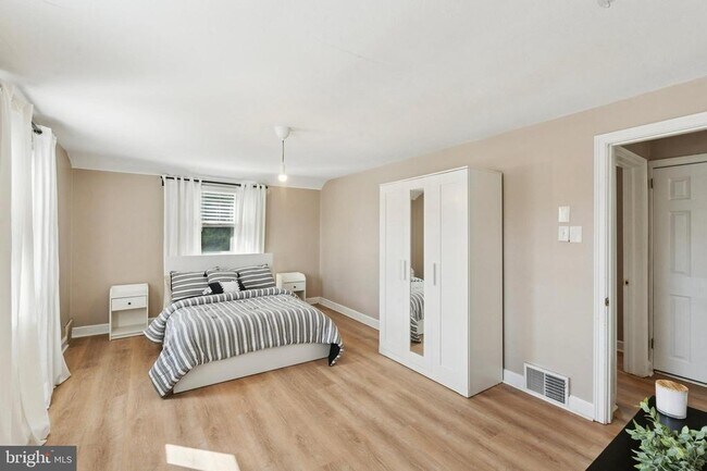 Building Photo - 614 Wises Mill Rd