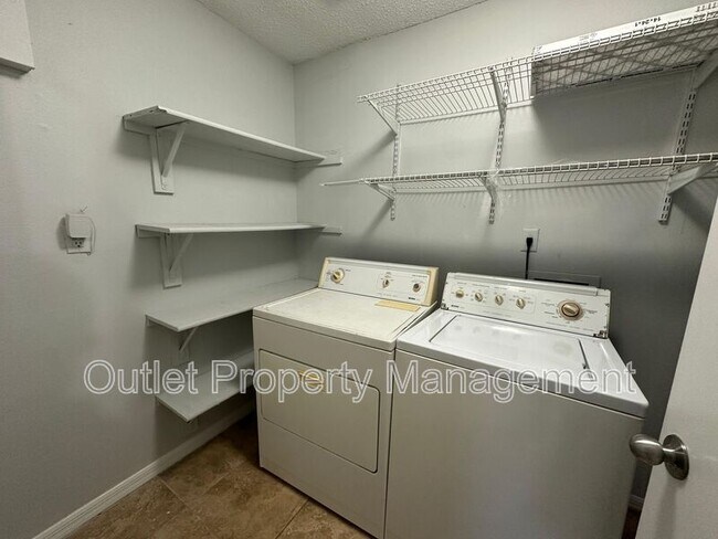 Building Photo - 2551 Medley Ct