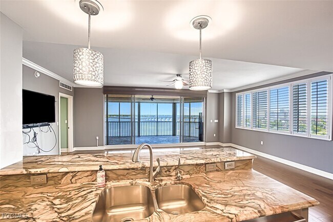 Building Photo - 2104 W First St